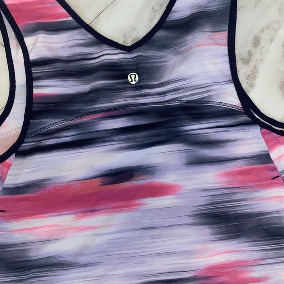 Lululemon Lightweight thin tank top pink/black/white/grey pattern/lilac - Picture 4 of 8